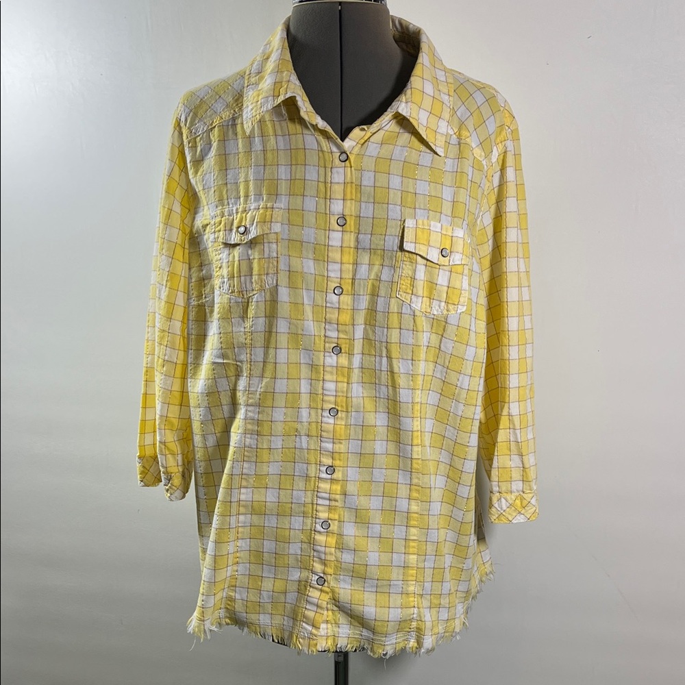 Cato Yellow and White Plaid Top Size 18-20 Snap Closure 3/4 Sleeves Frayed Hem